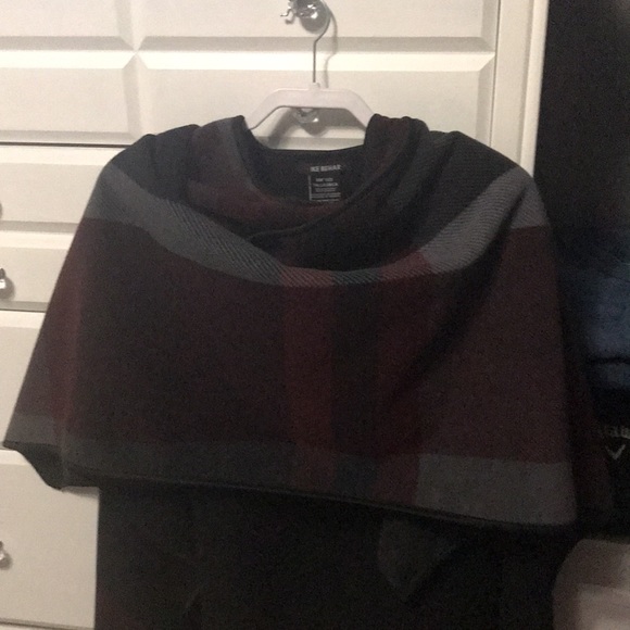 Ike Behar wrap/sweater. OSFA worn multiple ways - Picture 6 of 6